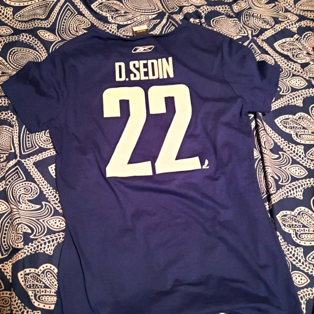 Canucks t-shirts